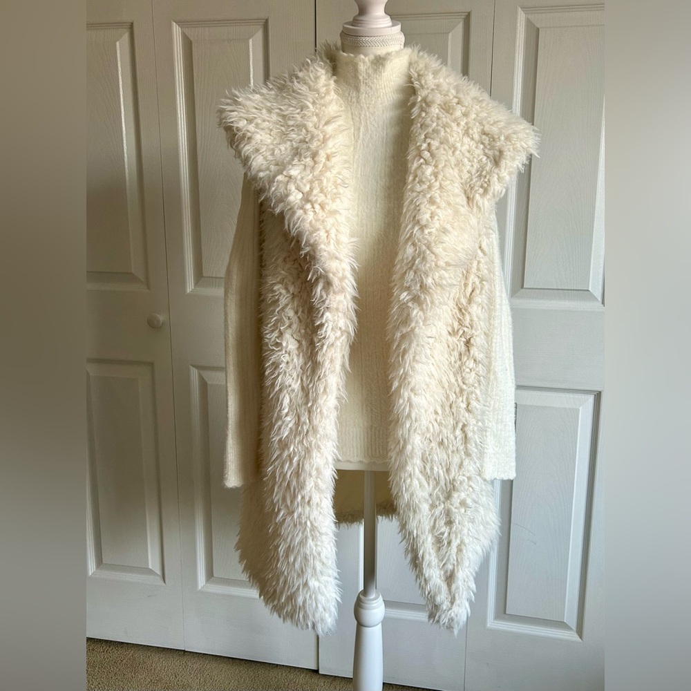 Me Jane faux fur vest in excellent condition!